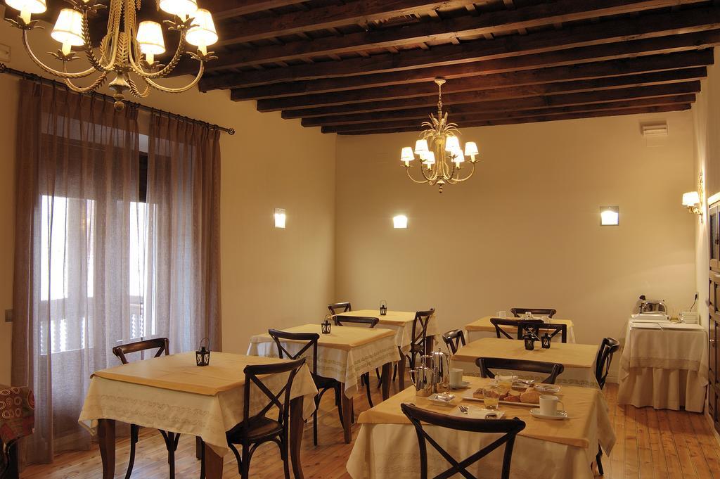 Casa Rural La Botica Oropesa Exterior foto